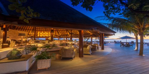 seychelles-booking-Denis-Private-Island-restaurant2  (© Seychelles Booking)
