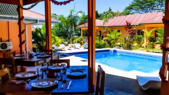 seychelles-booking.com-alha-villa-restaurant1  (© Seychelles Booking)