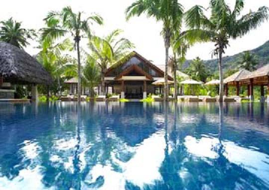 seychelles-labriz-silhouette-piscine  (© Vision Voyages TN / Hilton Seychelles Labriz Resort & Spa)