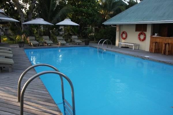 seychelles-praslin-indian-ocean-lodge-piscine-3  (© Seychelles Booking)