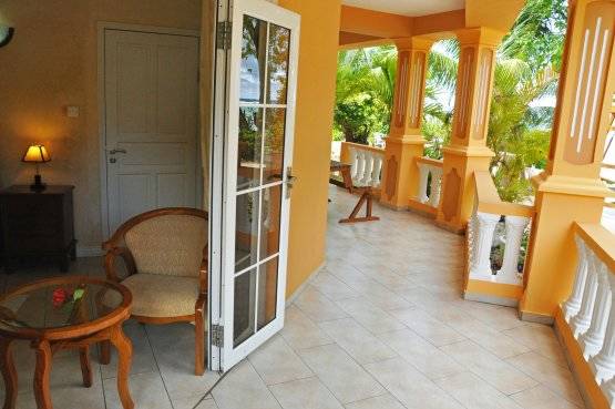 seychelles-villa-dorado-Terrace-room1  (© Vision Voyages TN / Villa Dorado)
